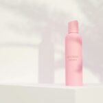 スキンケアの容器を表現した3Dイメージ。ナンバーズインの実際の商品やパッケージではありません。